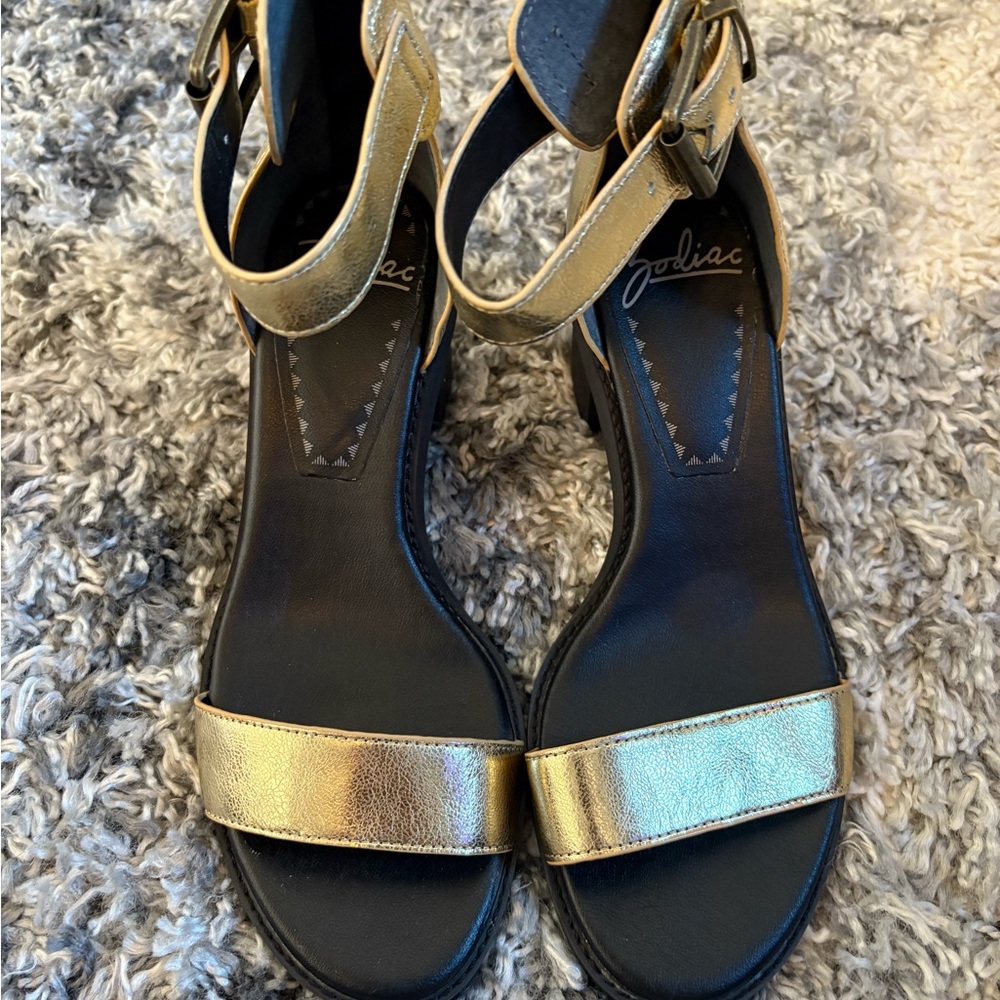 Zodiac Women's Metallic Gold Sandals